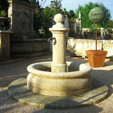 Antiker Steinbrunnen Metz