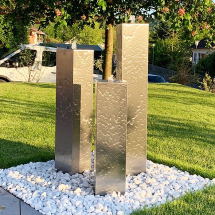 Gartenbrunnen Edelstahl V2A Modell Hamburg 20x20cm Höhe 150cm